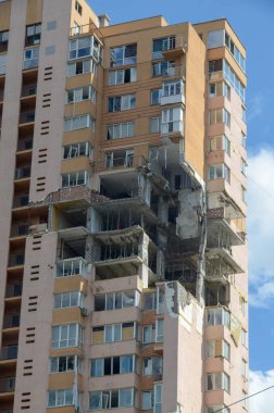 Ukrayna 'da savaş. Rus ordusunun saldırısından sonra Kyiv bölgesinde yıkım. Rus işgalinin Ukrayna 'daki sonuçları. Kyiv bölgesi, Ukrayna, Haziran 2022