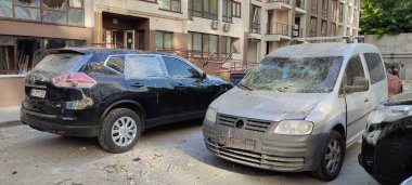 Rus ordusunun Kyiv, Ukrayna 'daki Lukyanivska metro istasyonu yakınlarındaki binaların bombalanması sonucu, Mayıs 2022