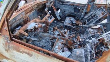 Kyiv, Ukrayna - Mayıs 2022: Ukrayna 'nın başkenti Kyiv' deki Mykhailivska Meydanı 'ndaki sergide Rus zırhlı araçları imha edildi