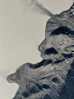 Dağların güzel hava manzarası