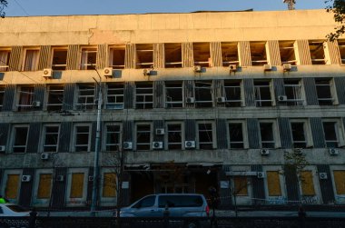 Ukrayna 'da savaş. Rus füze saldırısının sonuçları. Şehir merkezinde yıkım ve hasar. Kyiv, Ukrayna, Ekim 2022 