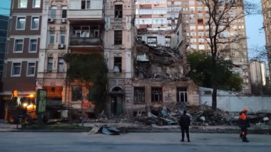 Ukrayna 'da savaş. Rus füze saldırısının sonuçları. Şehir merkezinde yıkım ve hasar. Kyiv, Ukrayna, Ekim 2022 