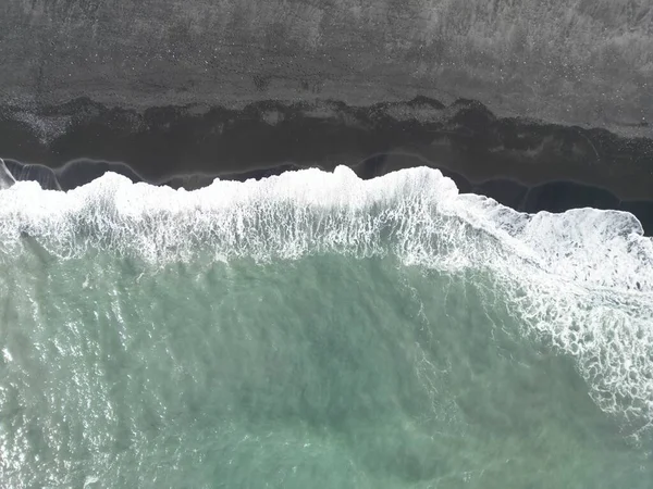 海浪冲刷着大西洋海岸 — 图库照片