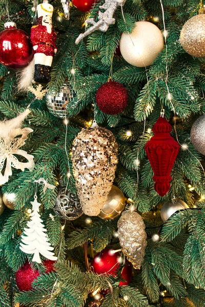 Счастливого Рождества Счастливых Праздников Декора Зеленое Дерево Шариками Украшением — стоковое фото