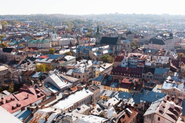 Lviv, Ukrayna - 15 Ekim 2021: Lviv Ukrayna 'nın çatılarının manzarası