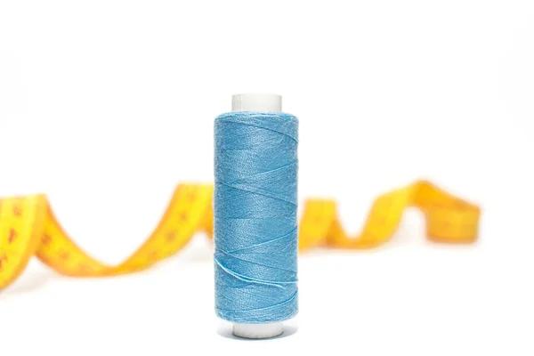 Spool Blue Thread Sewing Centimeter White Background Copy Space — Stock Photo, Image