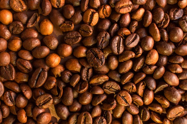 Roasted coffee beans background. Coffee making concept — Stock Photo, Image
