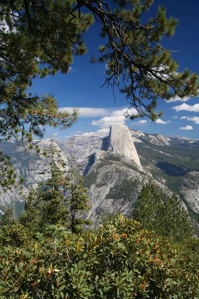 Meio Domo no Parque Nacional de Yosemite — Fotografia de Stock