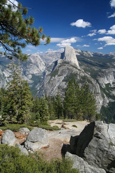 Demi-coupole au parc national Yosemite — Photo