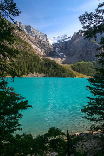 Lago Moraine no Parque Nacional de Banff — Fotografia de Stock