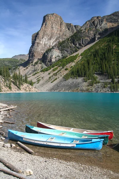 Canoes on the Moraine Lake — Stock Photo, Image