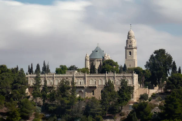 Iglesia Metekhi antigua iglesia ortodoxa en Tiflis — Foto de Stock