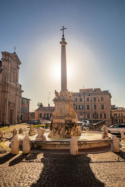 Února 2022 Tarquinia Viterbo Lazio Itálie Kruhová Fontána Obeliskem Křížem — Stock fotografie