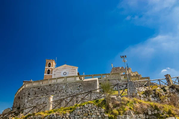 Pequeño Pueblo Tolfa Lazio Santuario Virgen Rocca Cima Del Acantilado — Foto de Stock