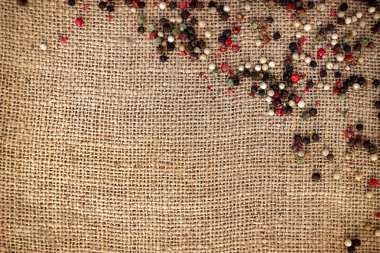 Kendir tuval üzerine karabiber