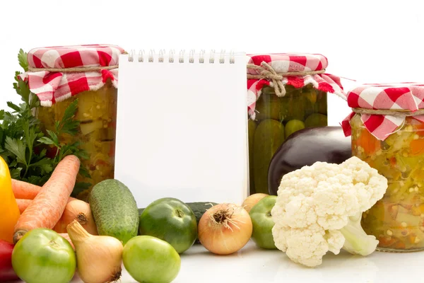 Homemade preserves with fresh vegetables — Stock Photo, Image