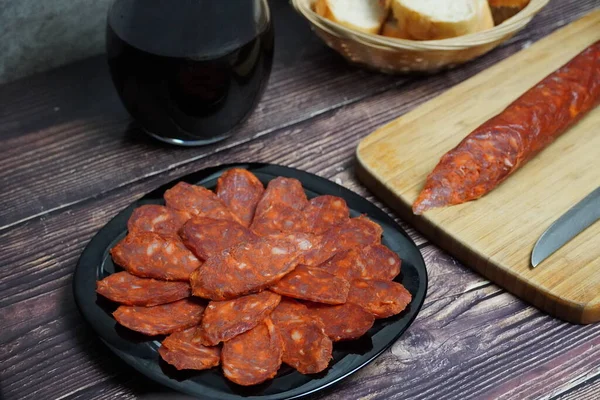 Spaanse Chorizo Met Rode Wijn — Stockfoto