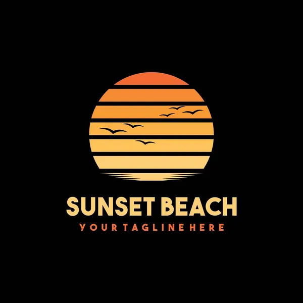 Creativo Tramonto Spiaggia Logo Shirt Design — Vettoriale Stock