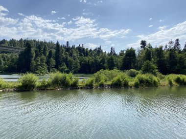 Licanka, Fuzine - Gorski kotar, Hırvatistan (Umjetno akumulacijsko jezero Bajer na rijeci Licanki ili Bajersko jezero, Fuzine - Gorski kotar, Hrvatska)