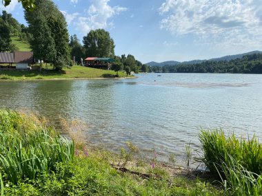 Licanka, Fuzine - Gorski kotar, Hırvatistan (Umjetno akumulacijsko jezero Bajer na rijeci Licanki ili Bajersko jezero, Fuzine - Gorski kotar, Hrvatska)