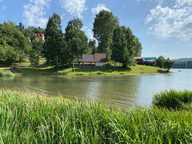 Licanka, Fuzine - Gorski kotar, Hırvatistan (Umjetno akumulacijsko jezero Bajer na rijeci Licanki ili Bajersko jezero, Fuzine - Gorski kotar, Hrvatska)