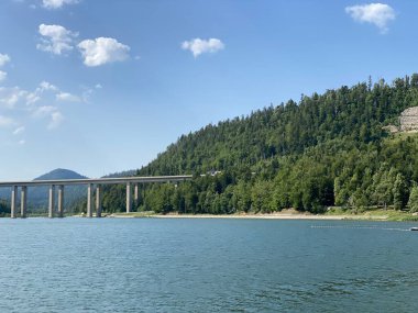 Licanka, Fuzine - Gorski kotar, Hırvatistan (Umjetno akumulacijsko jezero Bajer na rijeci Licanki ili Bajersko jezero, Fuzine - Gorski kotar, Hrvatska)