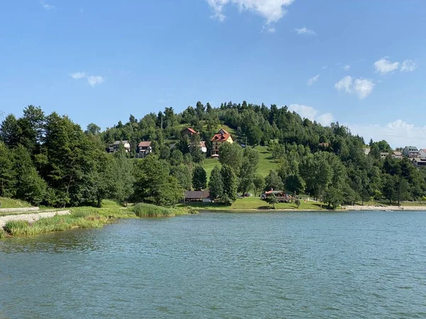 Meer Bajer Kunstmatig Stuwmeer Bajer Aan Rivier Licanka Fuzine Gorski — Stockfoto