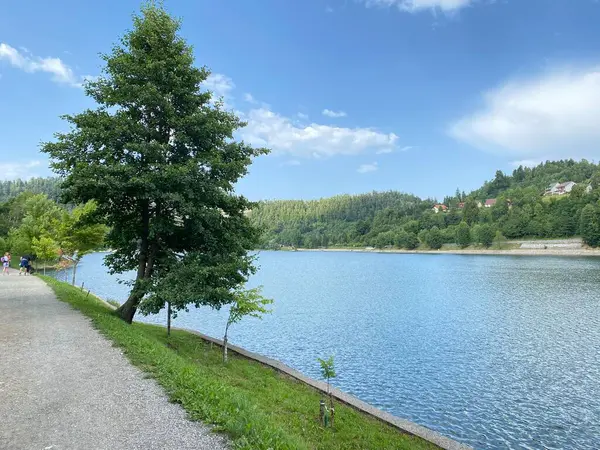 Sendero Recreativo Circular Alrededor Del Lago Acumulación Artificial Bajer Fuzine — Foto de Stock