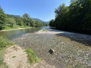 Kupica ile Kupa Nehri 'nin birleştiği yerde Brod na Kupi - Gorski kotar, Hırvatistan (Usce Kupice u Kupu ili Utok rijeke Kupice u Kupu, Brod na Kupi - Gorski kotar, Hrvatska)