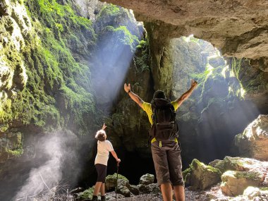 Ice cave in the forest park Golubinjak, Sleme - Gorski kotar, Croatia (Ledena spilja u park sumi Golubinjak, Sleme - Gorski kotar, Hrvatska)
