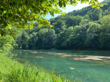 Park ormanlarındaki yapay göller Jankovac - Papuk doğa parkı, Hırvatistan (Umjetna jezera u Park sumi Jankovac - Park, Papuk, Hrvatska)