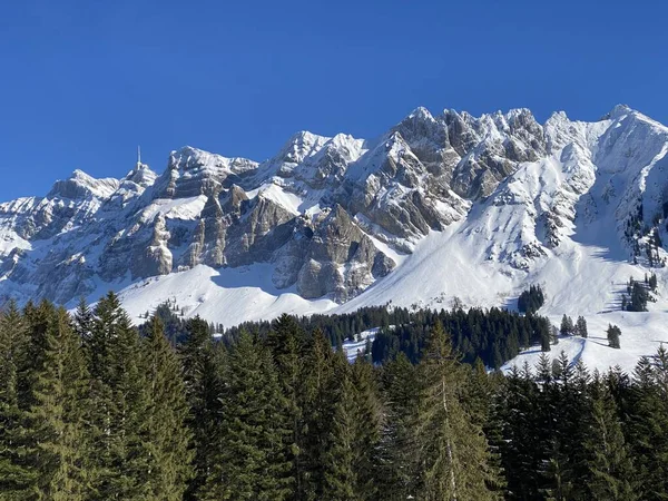 Χειμερινή Ατμόσφαιρα Και Όμορφη Ειδυλλιακή Ατμόσφαιρα Στο Χιονισμένο Βουνό Alpstein — Φωτογραφία Αρχείου