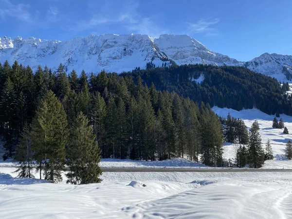 Зимова Обстановка Красива Ідилічна Атмосфера Вкритій Снігом Альпійській Горі Альпштейн — стокове фото