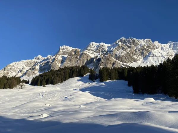 Зимняя Атмосфера Красивая Идиллическая Атмосфера Заснеженной Альпийской Горе Альпштайн Массиве — стоковое фото