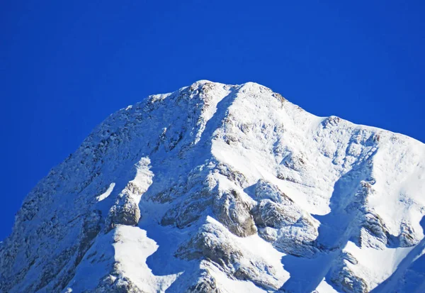 Ambiente Invernal Hermoso Ambiente Idílico Empinado Pico Rocoso Alpino Grenzchopf —  Fotos de Stock