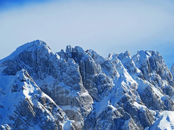 Wintersfeer Prachtige Idyllische Sfeer Steile Bergtop Silberplatten 2157 Meter Berg — Stockfoto