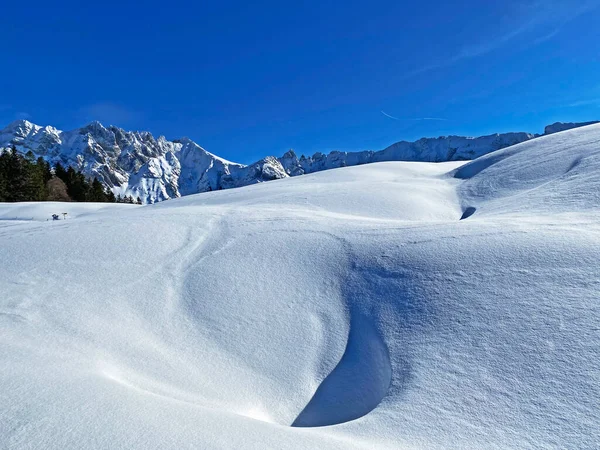 Vinterstämning Och Vacker Idyllisk Atmosfär Det Snötäckta Alpina Berget Alpstein — Stockfoto