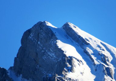 Alpstein dağ sırasındaki Wildhuser Schofberg (veya Wildhuser Schafberg, 2373 m) tepesinde ve Appenzell Alps massif, Alt St. Johann - İsviçre 'deki St. Gallen Kantonu (Schweiz)