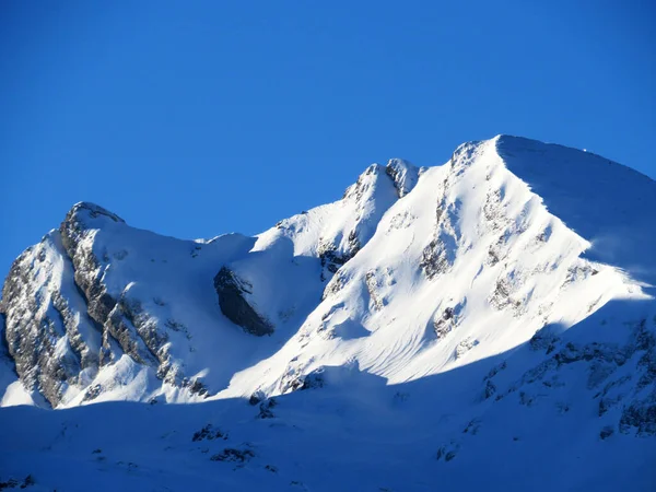 Den Snötäckta Bergstoppen Selun 2205 Churfirstens Bergskedja Mellan Toggenburgregionen Och — Stockfoto