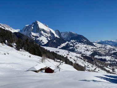 Alpstein dağ sırasındaki Wildhuser Schofberg (veya Wildhuser Schafberg, 2373 m) tepesinde ve Appenzell Alps massif, Alt St. Johann - İsviçre 'deki St. Gallen Kantonu (Schweiz)