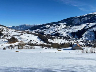 Alpstein ve Churfirsten dağ kitleleri arasındaki Thur nehir vadisinde (Thurtal) kar yağışı görülür, Alt St. Johann - Obertoggenburg bölgesi, İsviçre (Schweiz)