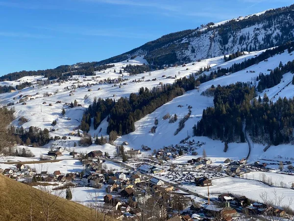 Thur川渓谷 ツュタル またはObertoggenburg地域でのAlt ヨハンの眺めを望む冬の雰囲気 カントン セント ガレン スイス スイス — ストック写真