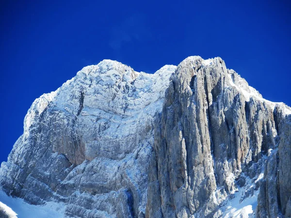 Bílá Přikrývka Vysokohorském Vrchu Wildhuser Schofberg Nebo Wildhuser Schafberg 2373 — Stock fotografie