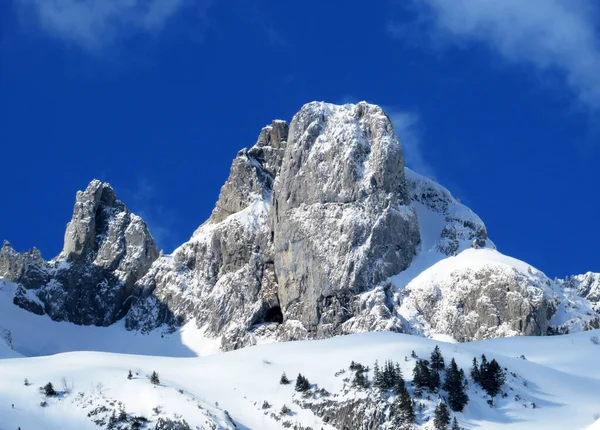 Pais Alpinos Altos Cobertos Neve Picos Rochosos Maciço Alpstein Trajes — Fotografia de Stock