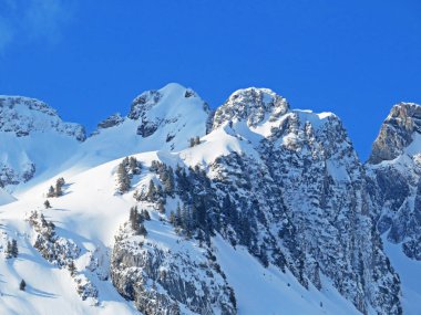 Alpstein dağ sırasındaki Schwarzchopf (1949 m) ve Appenzell Alps masif, Unterwasser - İsviçre 'deki St. Gallen Kantonu (Schweiz)