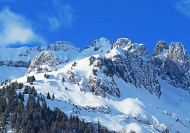 Alpstein dağ sırasındaki Schwarzchopf (1949 m) ve Appenzell Alps masif, Unterwasser - İsviçre 'deki St. Gallen Kantonu (Schweiz)
