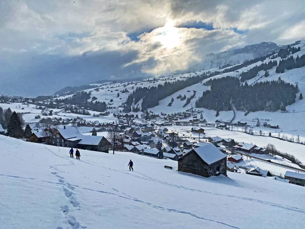 Fabulosa Atmosfera Inverno Nevado Assentamento Turístico Agrícola Alpino Unterwasser Localizado — Fotografia de Stock