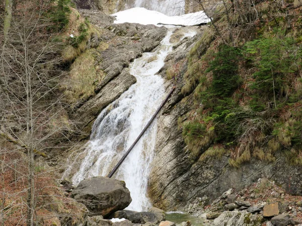 Cascata Schrahbach Schraehbach Cascata Schraehbachfall Vicino Lago Alpino Wagitalersee Waegitalersee — Foto Stock