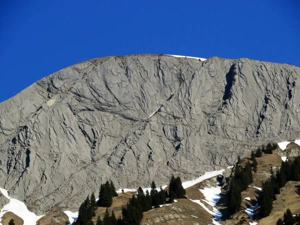 Skalisty Szczyt Chli Gumen Alpach Glarskich Nad Jeziorem Klontalersee Lub — Zdjęcie stockowe