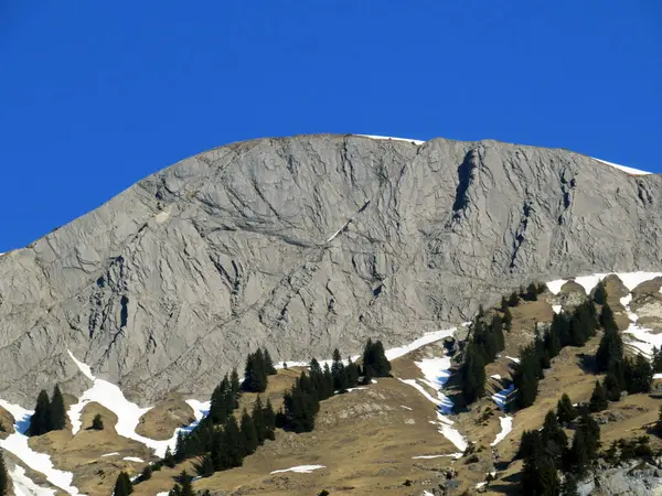 Pique Rochoso Chli Gumen Cordilheira Dos Alpes Glarus Sobre Lago — Fotografia de Stock